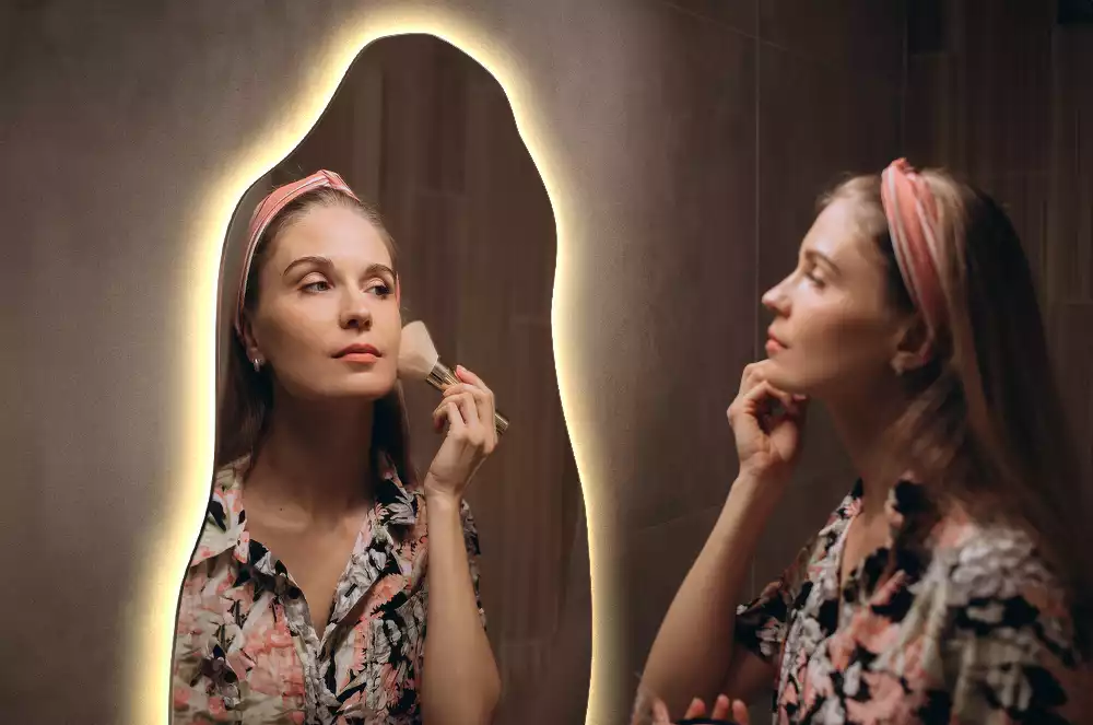 Espelho orgânico com led estiloso