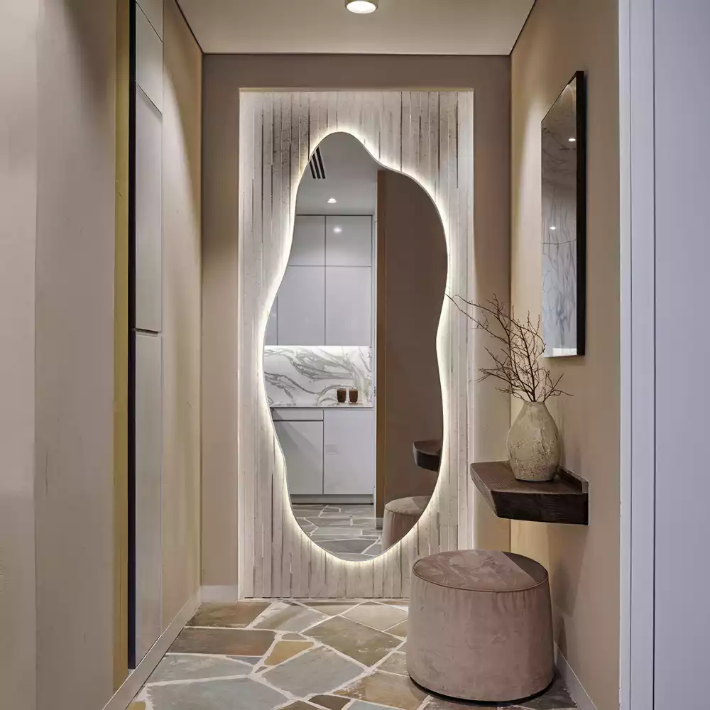 Espelho irregular com led decorativo