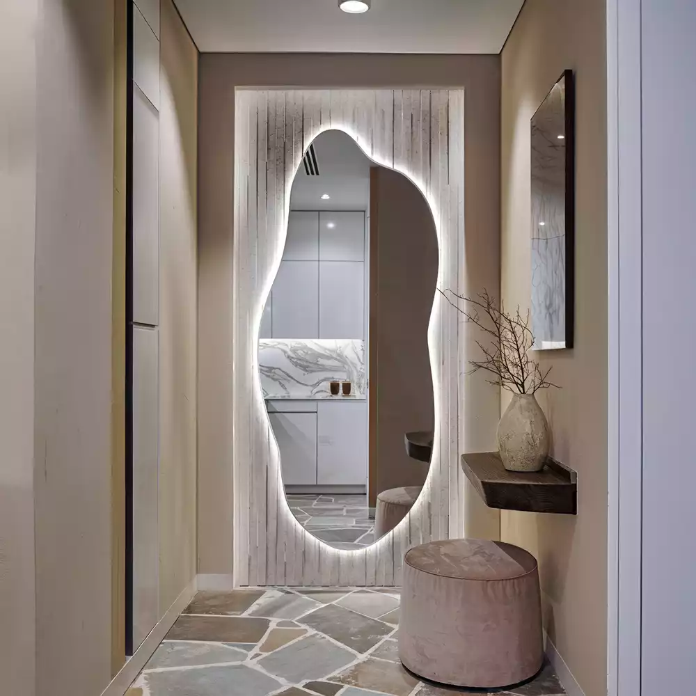 Espelho irregular com led decorativo