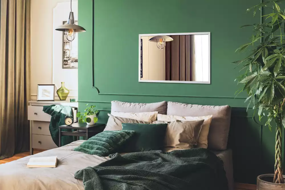 Espelho retangular decorativo com moldura branca