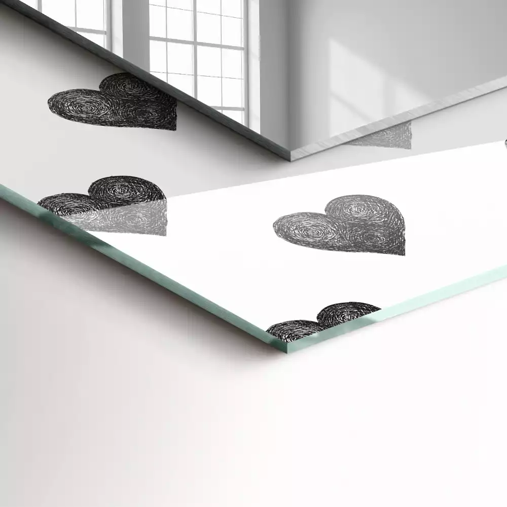 Espelho com moldura decorada Padrão de corações pretos