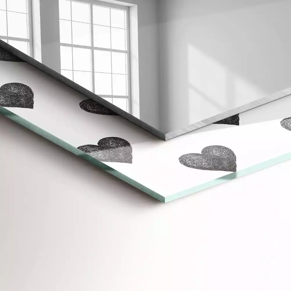 Espelho com moldura decorada Padrão de corações pretos