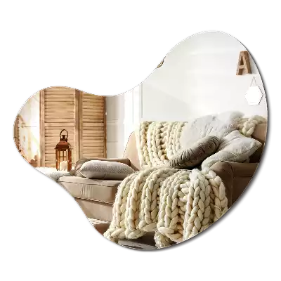 Espelho formato orgânico sem moldura pendurada